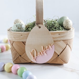Personalisierte Holz Osterkörbchen Anhänger mit acrylfarbenen Namen | Holz Osterei Korb Anhänger | Holz Osterei Platzkarte | Osterkorb Anhänger