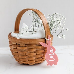 Personalisierte Osterhase KorbAnhänger | Rosa Acryl Osterhase | Personalisierte Kalligraphie Hase Tag | Pfirsich Osterhase Platzkarte