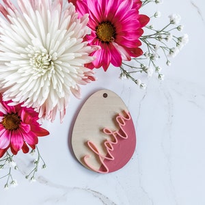 Holz Osterei Platzkarte mit Acryl Namen | Rosa und Blush Osterei Namenskarte | Eierplatzkarte | Osterkorb Anhänger
