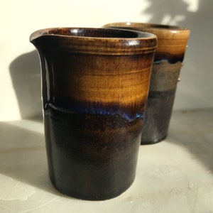 Oil pourers