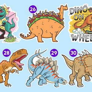 Peut inclure: Dix autocollants color&eacute;s repr&eacute;sentant des dinosaures de dessin anim&eacute; dans diff&eacute;rentes poses. Les autocollants sont num&eacute;rot&eacute;s de 25 &agrave; 30. Les dinosaures sont repr&eacute;sent&eacute;s dans une vari&eacute;t&eacute; de couleurs, notamment le vert, l'orange, le brun, le bleu et le beige. Les autocollants sont parfaits pour ajouter une touche amusante et fantaisiste &agrave; tout projet.