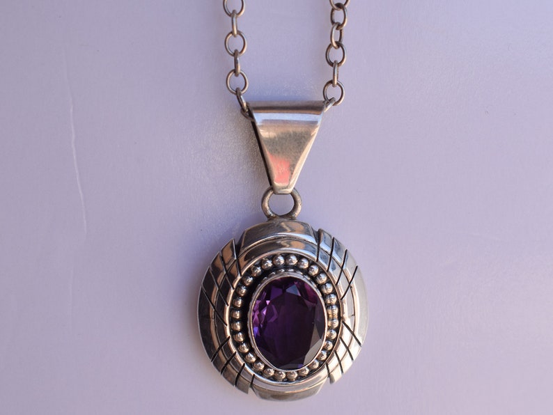 Vintage Faceted Purple Amethyst and Sterling Silver Oval Pendant Necklace image 4