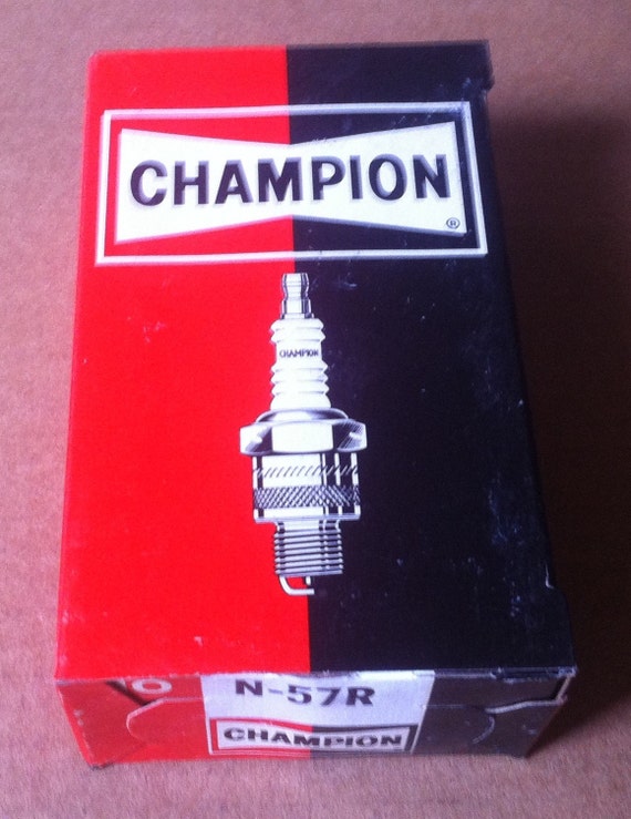 ** Original Vintage AC Delco Auto Spark Plug Lapel pin, AC Spark Plug