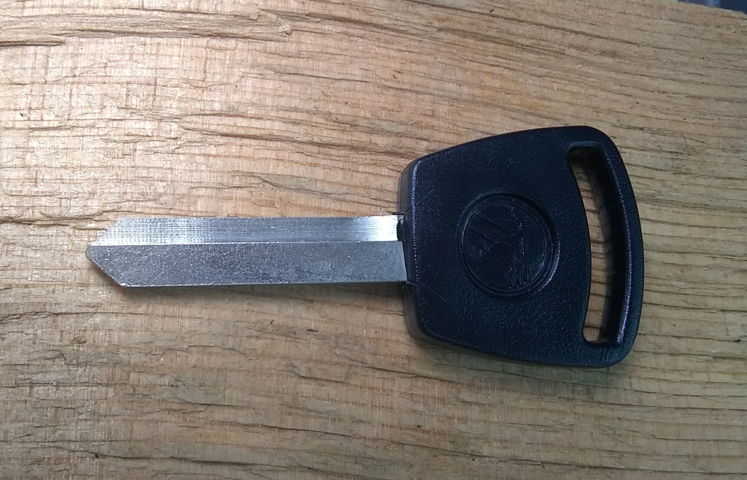 thumbnail image 2 of Genuine Ford OEM Oval Logo Uncut Master Key Blank – STRATTEC – Made In USA – Fast Shipping 2 of 6