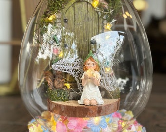 Lampe lanterne lumineuse féerique, fée dans un globe terrestre, fée avec  boule de cristal, globe lumineux musical -  France