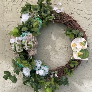 Saint Patrick’s Day Wreath, Shamrock and carnations, St Patricks Gift, Irish Gifts, Door Wreaths, Wall Decor, Irish Decor
