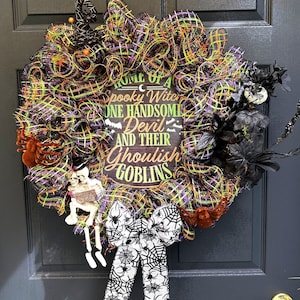 Gruseliger Halloween Kranz: Skelett & Hexe Türkranz