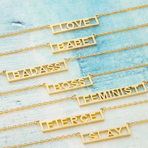 Collar con placa con palabra motivacional - Collar con colgante de barra - Collar de cadena inspiradora de oro - Love Babe Badass Boss Feminist Fierce Slay