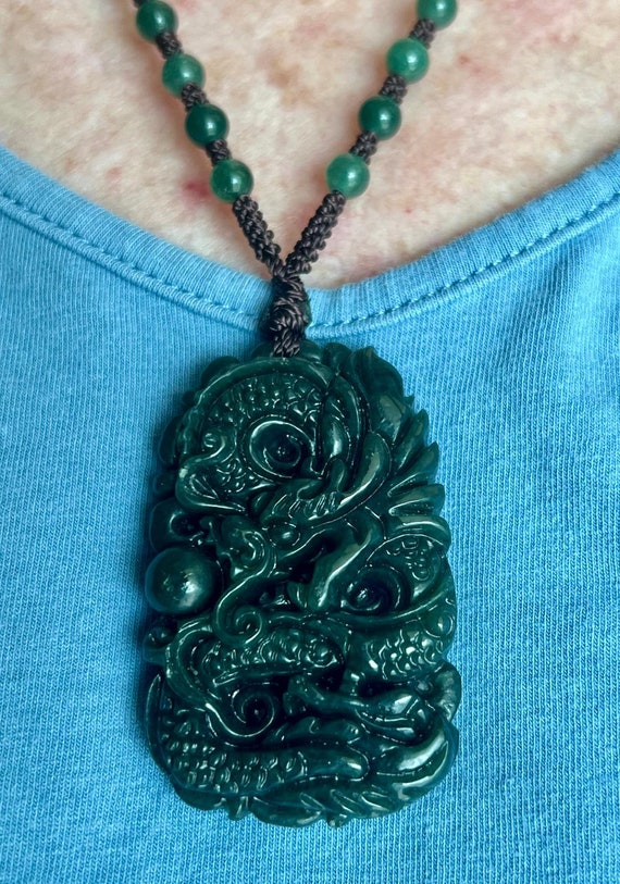 24インチのビーズ翡翠ネックレスコードに彫られたドラゴン翡翠