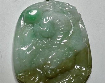 Colgante de jadeíta tallado a mano: Gema natural de Birmania, piedra natal de agosto
