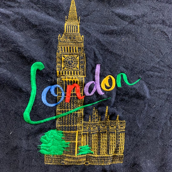 Vintage 1990s London Sweatshirt size Medium - image 2