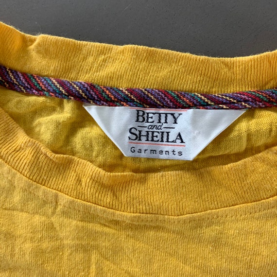 Vintage 1990s Betty and Sheila T-shirt size OSFA - image 3