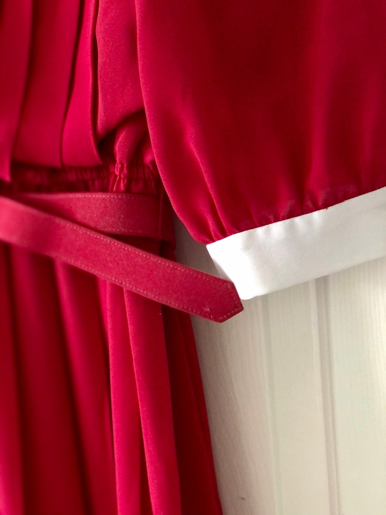Vintage Red Pleated Chiffon Dress with Bow and Lace Accents