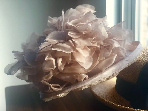 Vintage 1950’s Maison Mendessolle Floral and Net Half Hat Vintage Floral Net Hat with Chiffon Petals in Champag… - Gem main image 4