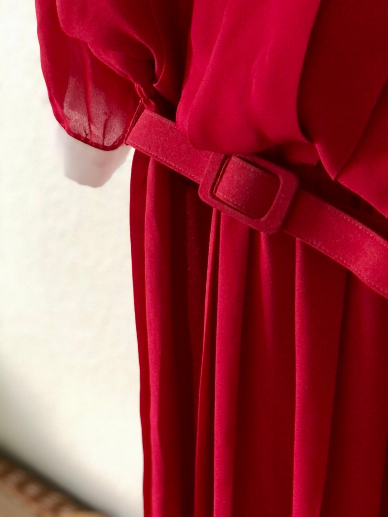 Vintage Red Pleated Chiffon Dress with Bow and Lace Accents
