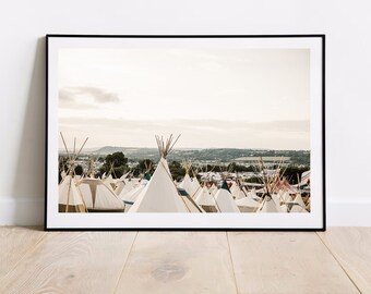 Tipi Print Worth Farm Wall Art Gift / Poster del festival di Glastonbury / Decorazione murale del festival / Regalo per gli amanti della musica / Poster del festival