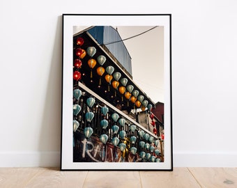 Hanoi Train Street Lanterne vietnamite Stampa Arte murale / Poster di viaggio Regalo / Poster di arredamento da parete / Regalo d'arte vietnamita / Arte murale di viaggio