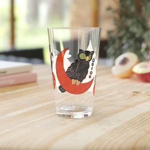 16oz Vintage Halloween Pint Glass, Gift for Beer and Halloween Lover, Craft beer Pint Glasses, Perfect for Halloween Gift, Gift for Her/Him