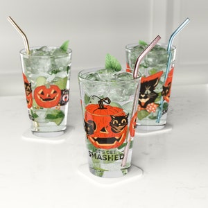 16oz Vintage Halloween Pint Glass, Gift for Beer and Halloween Lover, Craft beer Pint Glasses, Perfect for Halloween Gift, Gift for Her/Him