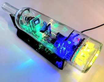 Spaceship In A Bottle - sculpture lumineuse de l’ère spatiale