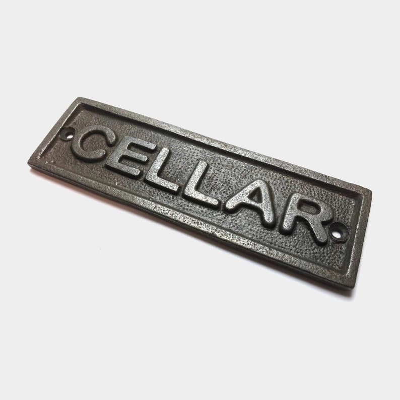 Cast Iron BATHROOM Sign 115mm x 35mm c/w fixing screws. Cast Iron BATHROOM Sign 115mm x 35mm c/w fixing screws.