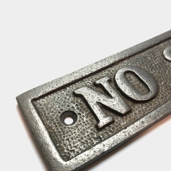 Cast Iron NO PARKING sign 220mm x 45mm