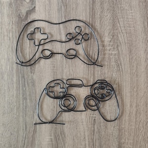 Wire Art Game Controller Wall Decor: Gamer Room Art