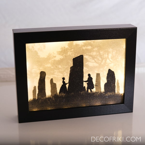 Outlander Leuchtkasten - Outlander Dekoration - Sassenach - Craigh Na Dun - Jamie Fraser