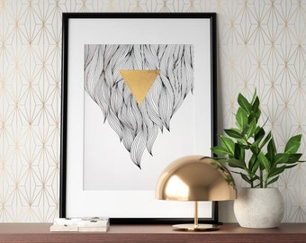 Gilding triangle wall art to decorate drawing room. Abstract drawing