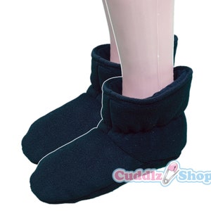 Cuddlz Schlichte schwarze Fleece Erwachsene Größe gepolsterte Booties - kleine, mittlere und große Größen - Unisex für Männer, Frauen oder Damen