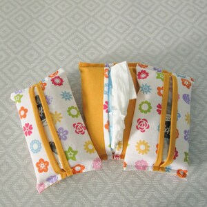 Set of 3 Tissue Holders Multi flowers/yellow