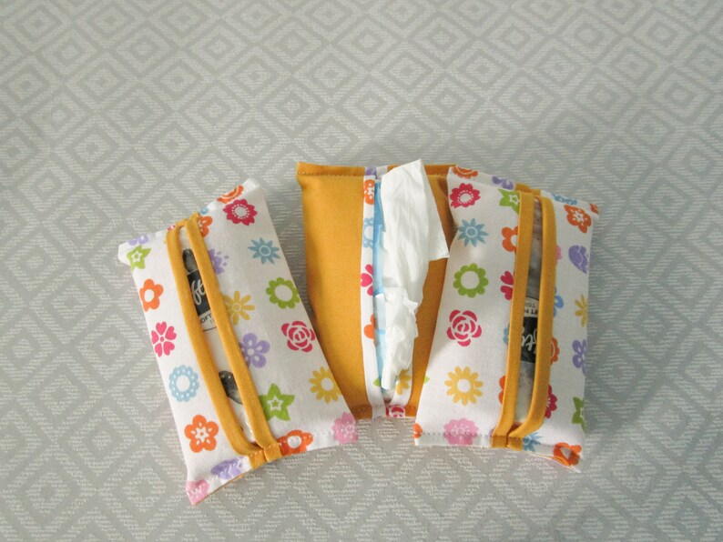 Set of 3 Tissue Holders Multi flowers/yellow