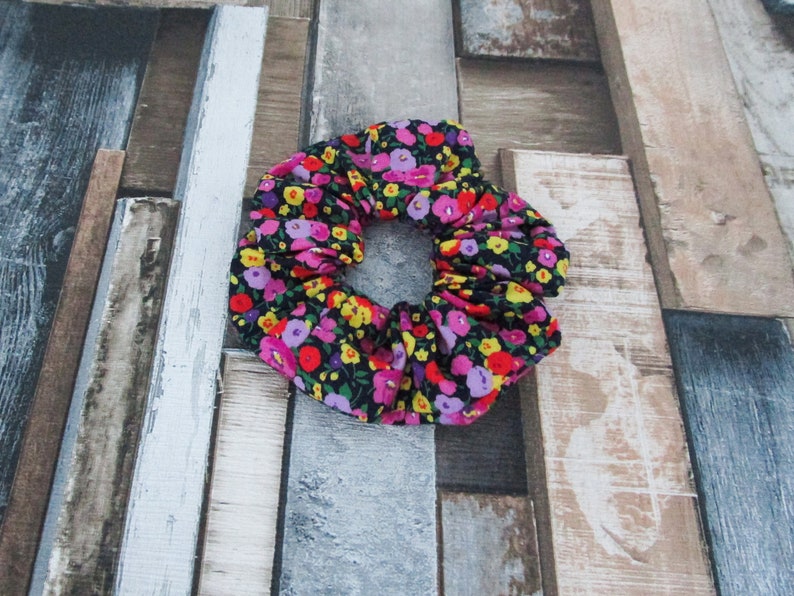 Hair Scrunchies Flowers on Black