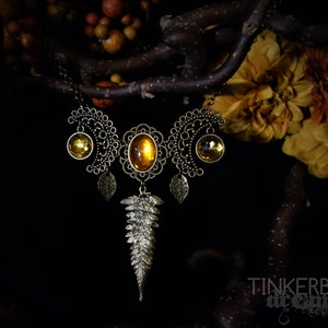 Herbst Halskette Farn Dreifachmond pagan Elfenhochzeit Natur Blätter bronze silber orange grün Waldelfe Halbmond Mond wicca