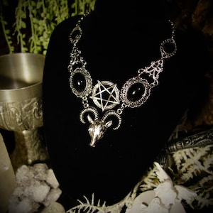 Halskette pagan wicca wiccan Mittelalter vintage Gothic Antik-Silber schwarz Cernunnos gehörnter Gott Pentagramm Geschenkbox