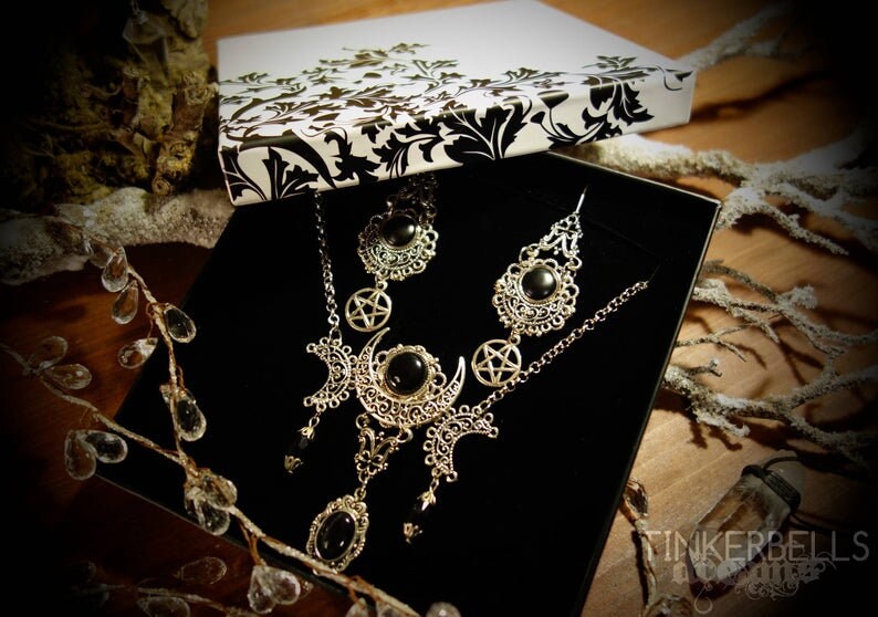necklace wicca pagan medieval vintage wiccan victorian celtic antique bronze green gift celtic knot renaissance