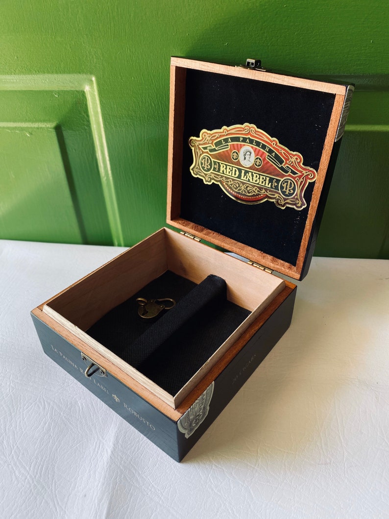 Cigar Box Valet La Palina RED LABEL Wooden Locking Jewelry