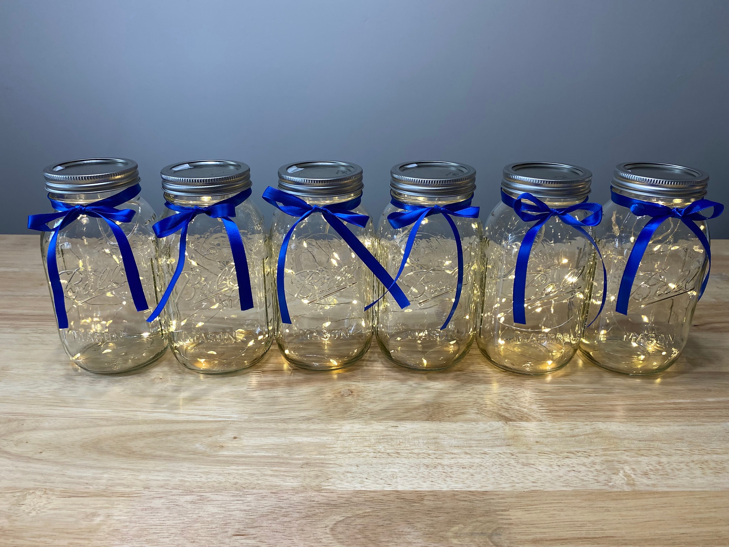 Centros de mesa para bodas en tarros de cristal iluminados: Hortensias  azules y cordel (juego de 12), decoración rústica para mesas de boda - Etsy  México, image size:3000x2250