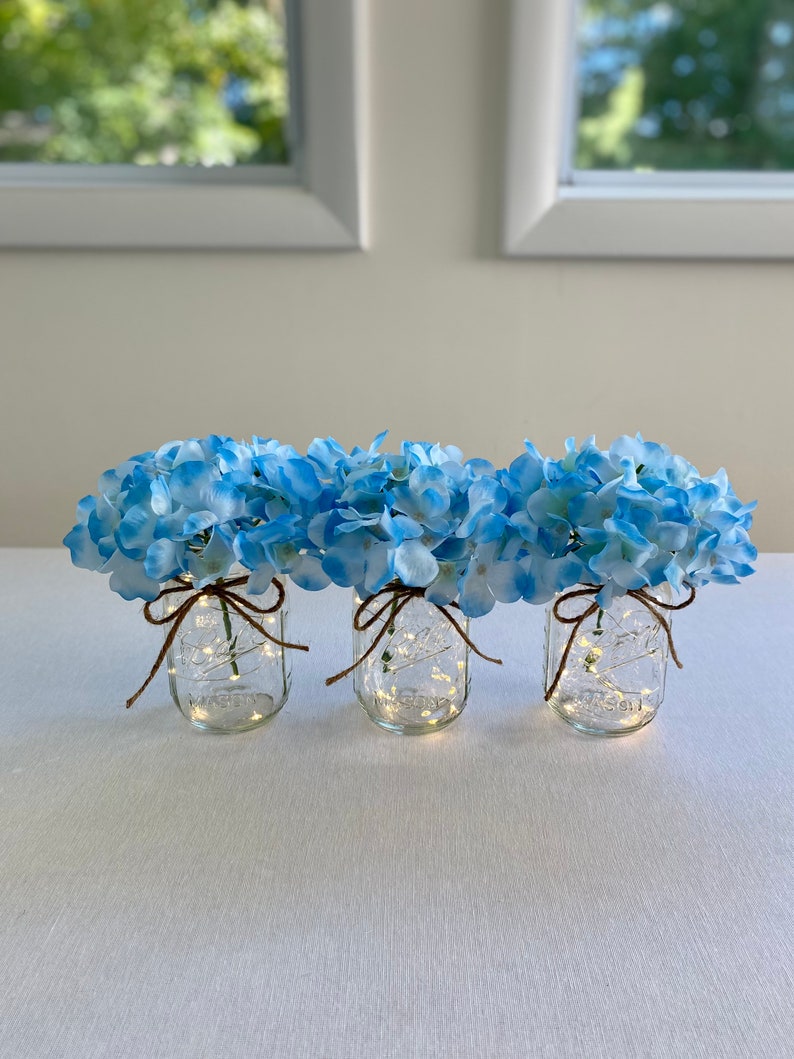 Mason Jar with Lights, Royal Blue Hydrangeas, Centerpiece For Dining Table, Lighted Mason Jar, Farmhouse Table Decor, Flower Mason Jars immagine 5