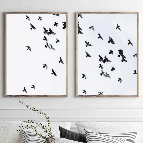 Set aus 2 fliegenden Vögeln Druck, schwarz weiß, Wandkunst, bedruckbarer Download, Taube Druck, monochrom, Tier Feder Poster, Vögel im Flug