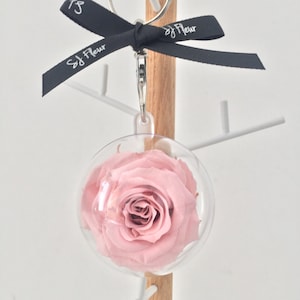 Timeless Rose Keychain - Baby Pink