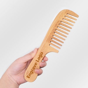 Pettine in legno di bambù fatto a mano personalizzato con denti larghi e manico per strumento per il trucco di capelli/barba