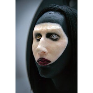 Handgemaakt MarilynManson portret Holy Wood tijdperk zwarte make-up.