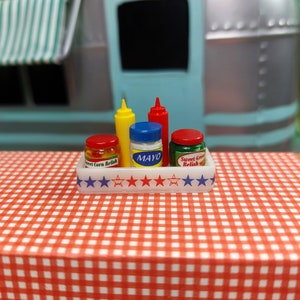 American Flag Picnic Condiment Tray - This is a 1:12 scale Dollhouse Miniature
