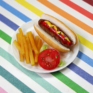 Hotdog and fries so realistic but NOT real food - 1:12 scale dollhouse miniature