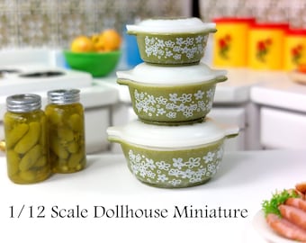 Pyrex Spring Blossom white on green Bakeware - This is a 1:12 scale Dollhouse Miniature