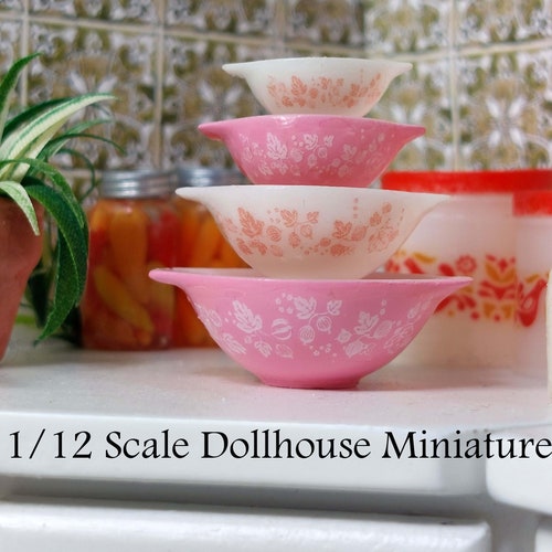 Cinderella Gooseberry Pink and White Pyrex Bowl Set - This is a 1