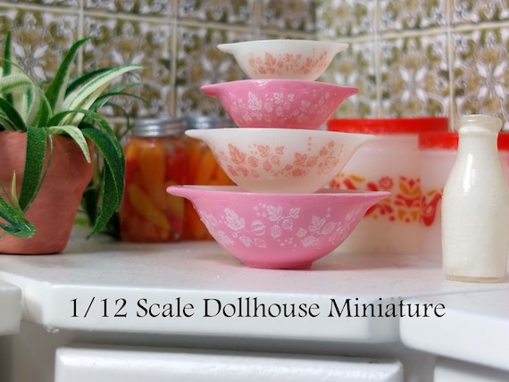 Vintage Pyrexグーズベリー シンデレラミキシングボウルセット 美品 Cinderella Gooseberry Pink and White Pyrex Bowl Set - This is a 1