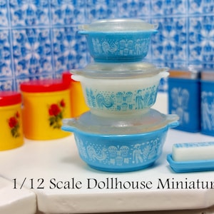 Utensilios para hornear Pyrex Butterprint azul/blanco: esta es una miniatura de casa de muñecas a escala 1:12