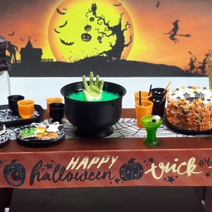 Chrysnbon Green Punch Set - Dollhouse Miniature 1:12 Scale Craft Accessory For Miniature Scenes